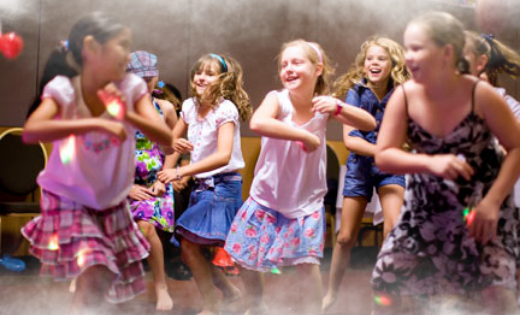 Disco Dance Party Kids Entertainment For Hire Brisbane Gold Coast Super Party Heroes Super Steph Dance Parties